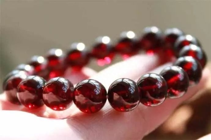 珠宝达人最爱的碧玺VS石榴石，哪个值得买？