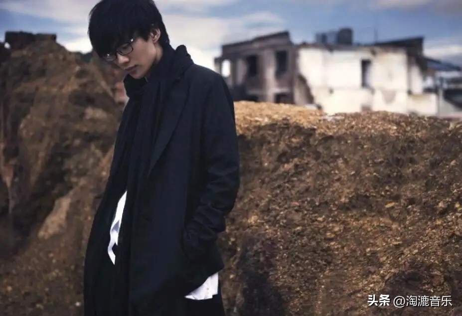 许嵩歌词生日_许嵩生日_生日许嵩有何不可的歌词