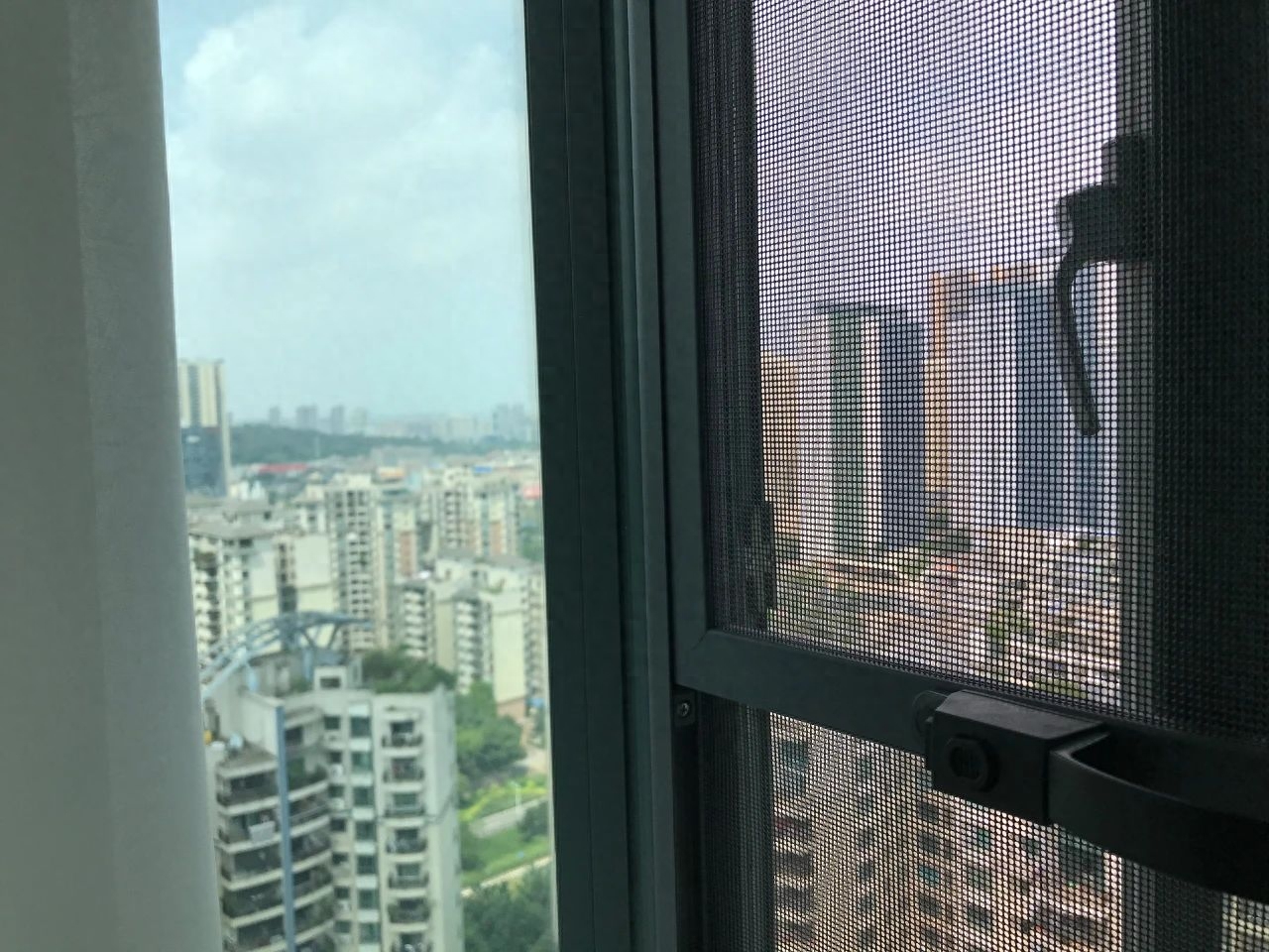 床头放什么蚊子不敢靠近_蚊子床头敢靠近放衣服吗_蚊子在床头嗡嗡后会躲在哪里