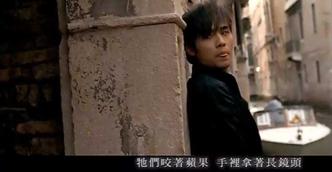 爸我回来了歌词_爸爸回来吧歌曲_爸回来了歌词