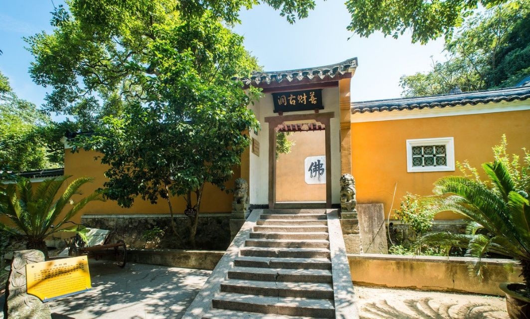 普陀山是哪位菩萨的道场_八大菩萨道场_青虚山是谁的道场