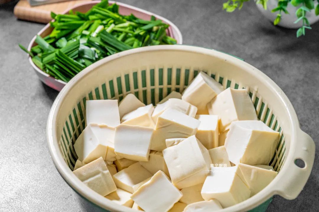 生蚝海蛎子是一个东西吗_生蚝海蛎子是不是一个品种_海蛎子是生蚝吗