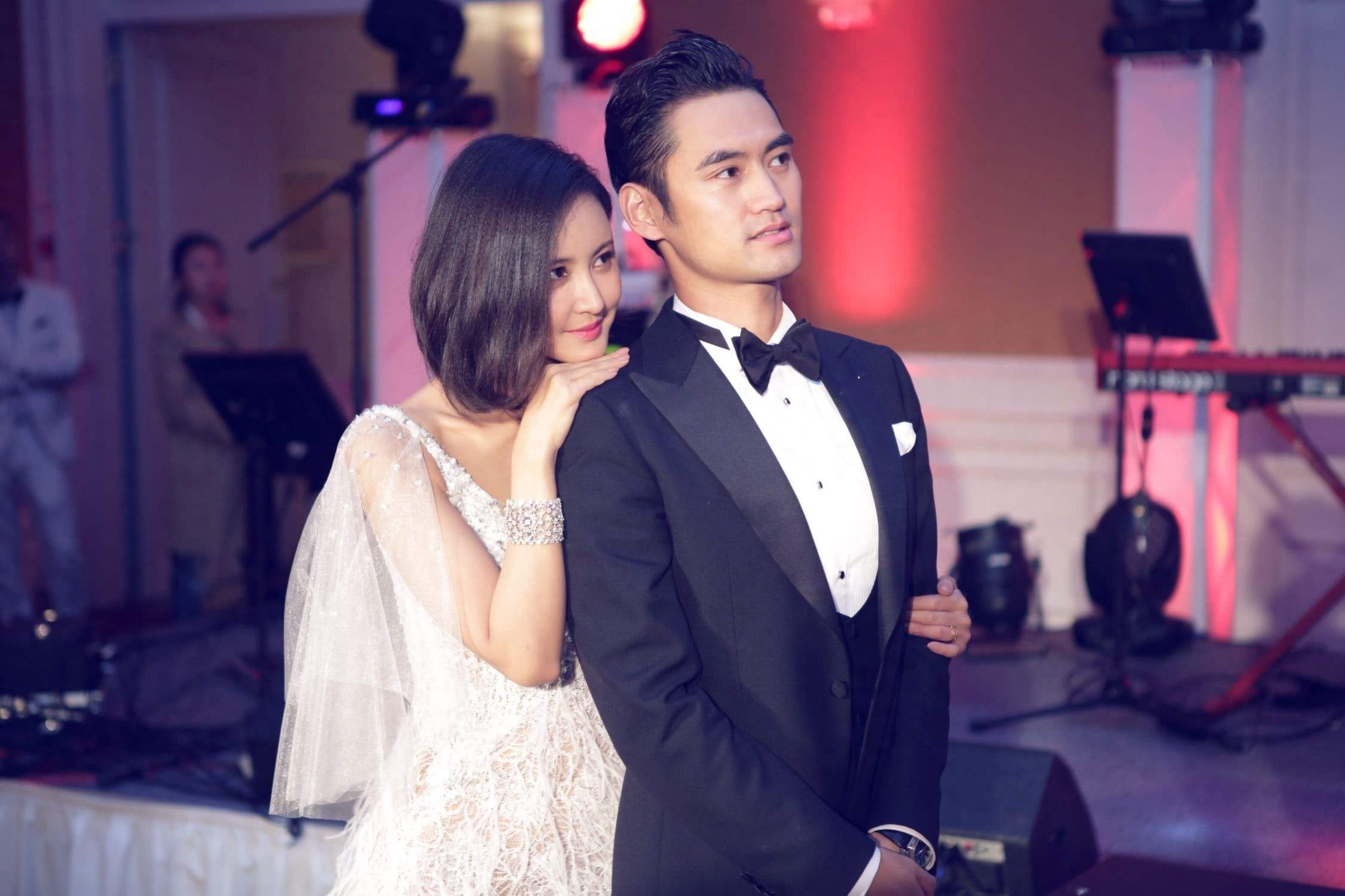 张歆艺结过几次婚_张歆艺第一次结婚什么时候_张歆艺结婚照