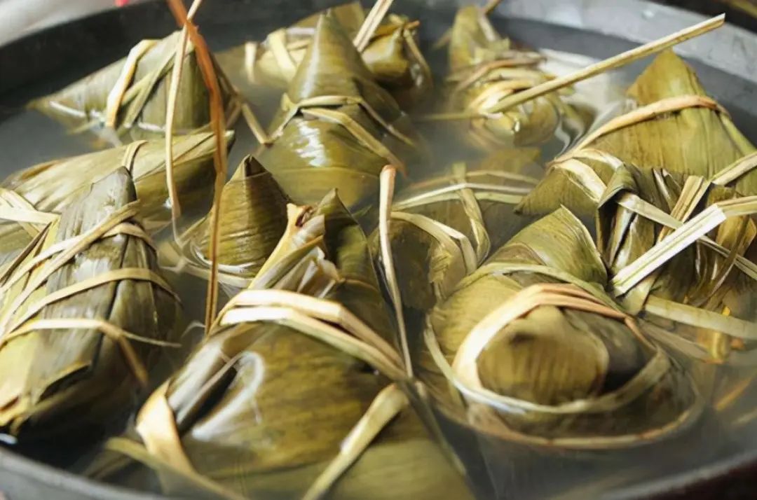 粽子冷冻煮多久_粽子冷冻熟煮多长才能需要解冻_冷冻的粽子需要煮多长时间才能熟