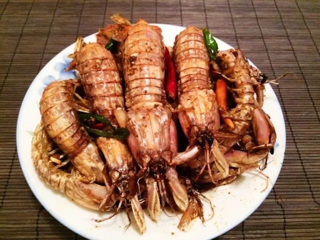 皮皮虾什么时候最肥最好吃-皮皮虾最肥美的季节到啦，肉质丰厚味美多汁，越吃越过瘾！