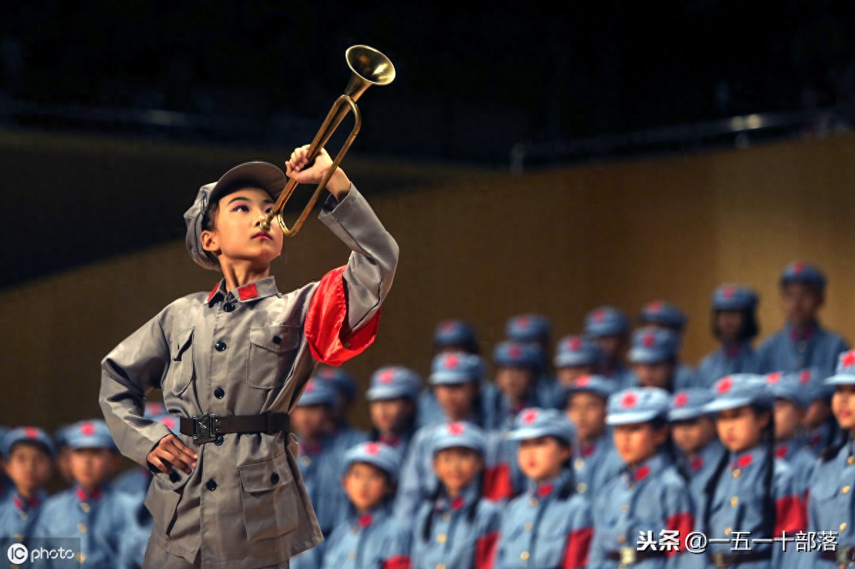 《红星照耀中国》整体内容概括_红星照耀中国具体内容概括_红星照耀中国的主要内容概括