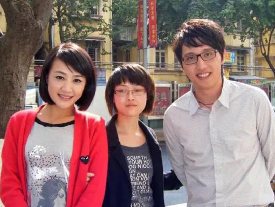 主持人华少去哪了_主持人华少快速主持视频_华少为什么退出主持