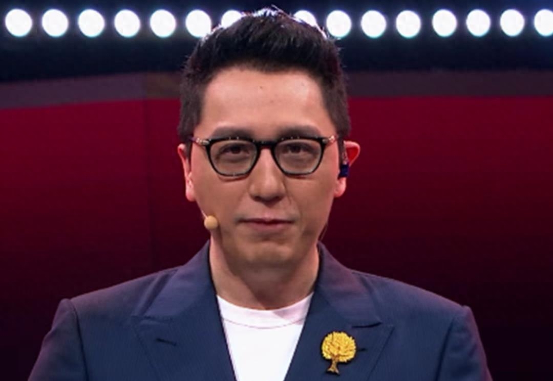 华少为什么退出主持_主持人华少去哪了_主持人华少快速主持视频