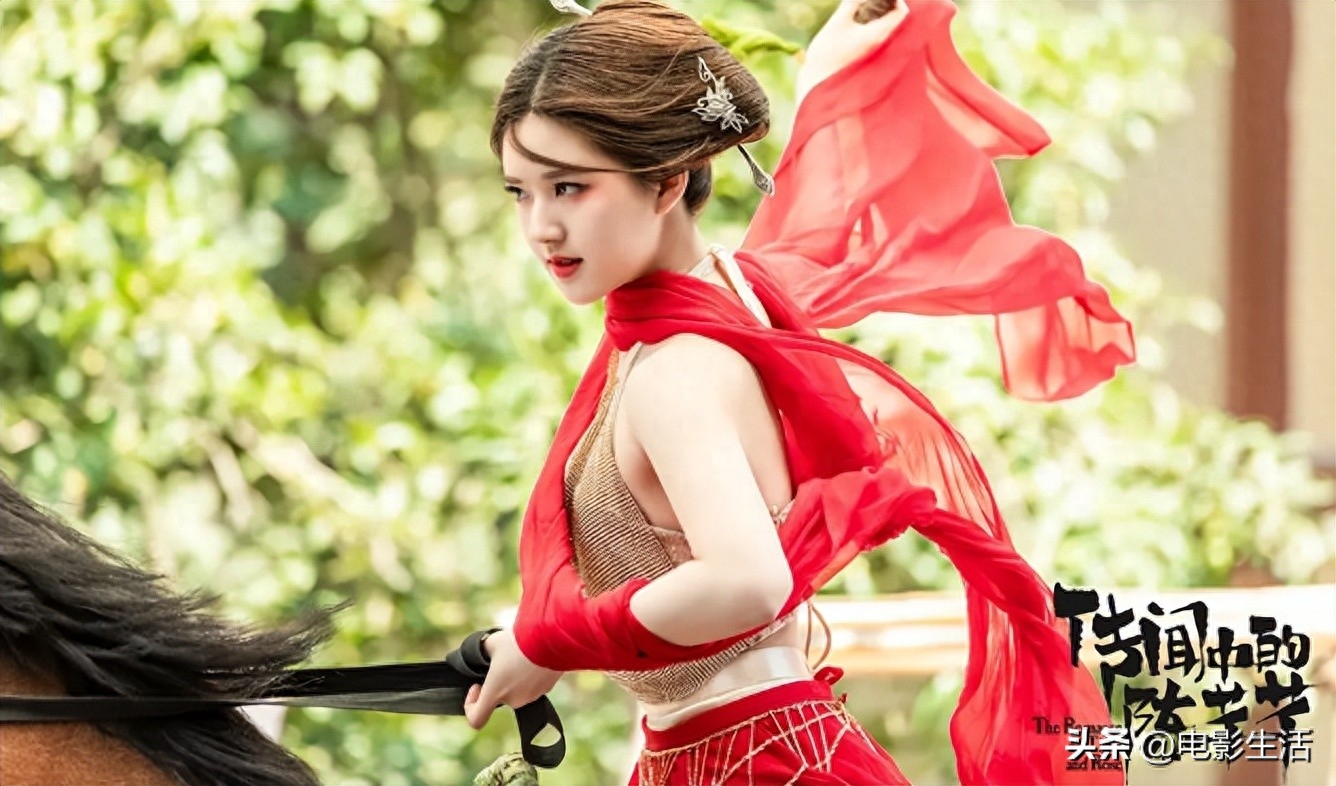 想谈一场偶像剧般的恋爱第四季-赵露思还是更适合偶像剧？搭档陈哲远的新剧《偷偷藏不住》超甜！