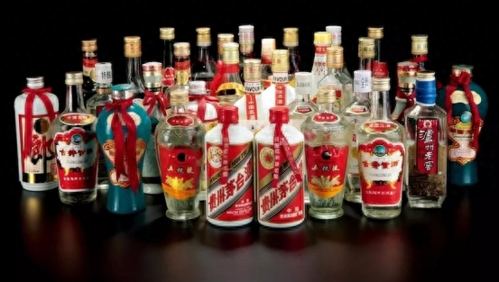 品鉴酒-全国哪的白酒最好喝？经品鉴，这4款“廉价酒”受偏爱，都是纯酿