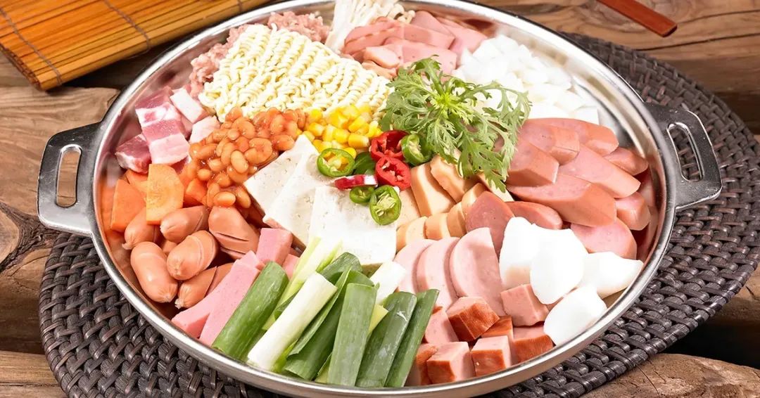 部队火锅的由来-捡美军“垃圾”做食材？韩国部队火锅的来历竟如此悲惨