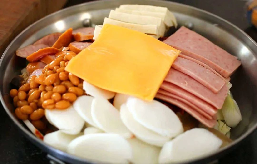 部队火锅得名原因_部队火锅的由来_部队火锅来源于