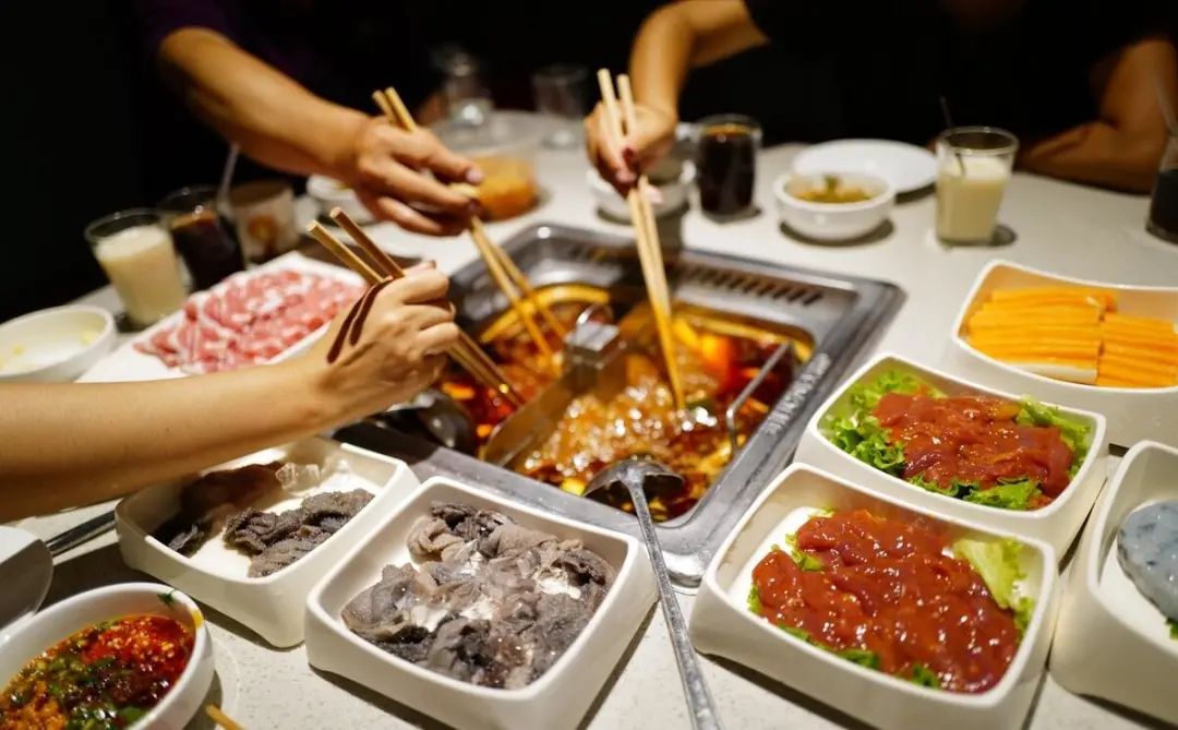 部队火锅的由来-风靡韩国的部队火锅，为啥在中国没市场？食客吐槽：走错地方了