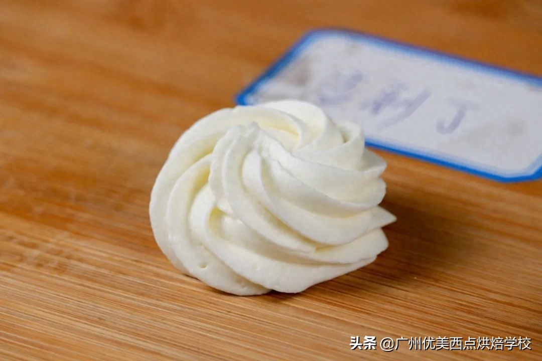 奶油用奶怎么做_奶油是什么做的_奶油拿啥做的