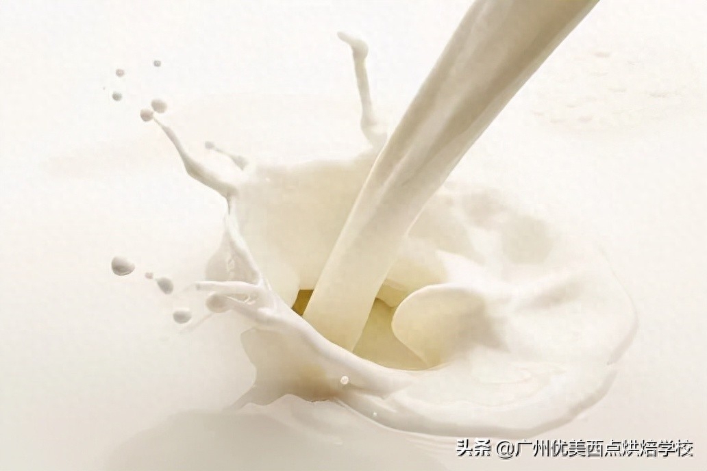 奶油拿啥做的_奶油用奶怎么做_奶油是什么做的