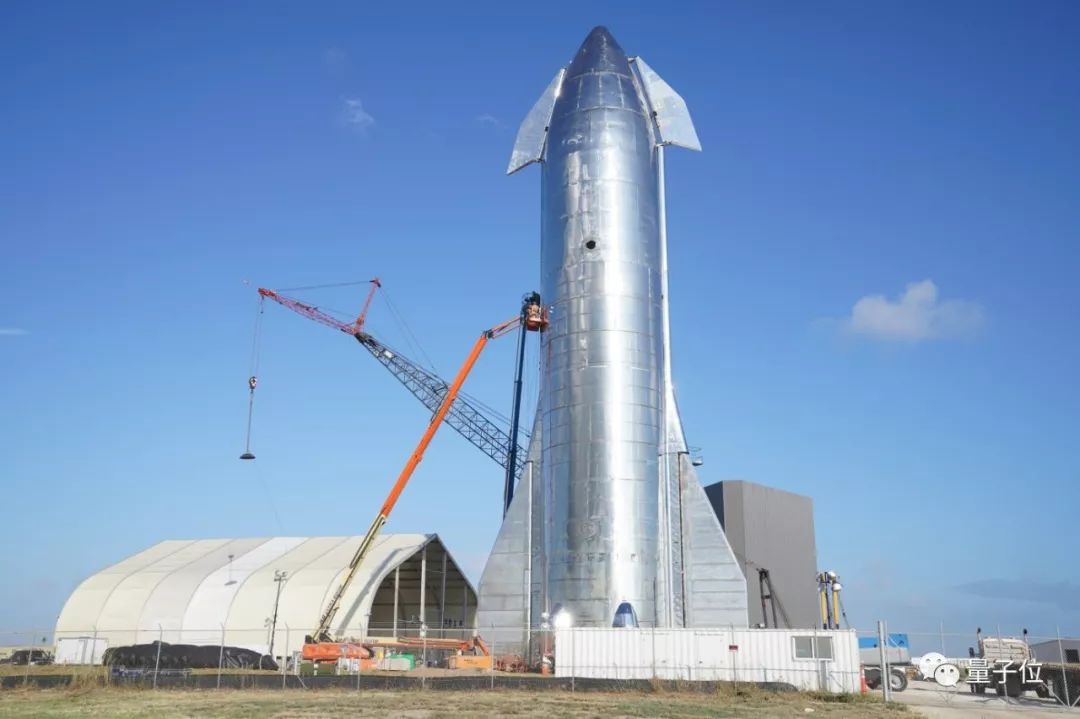 太空飞船-马斯克推出史上最强宇宙飞船！2个月内试飞，可载100人长期星际旅行