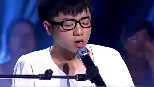 华晨宇整容_知乎华晨宇整容_华晨宇整容后很奇怪