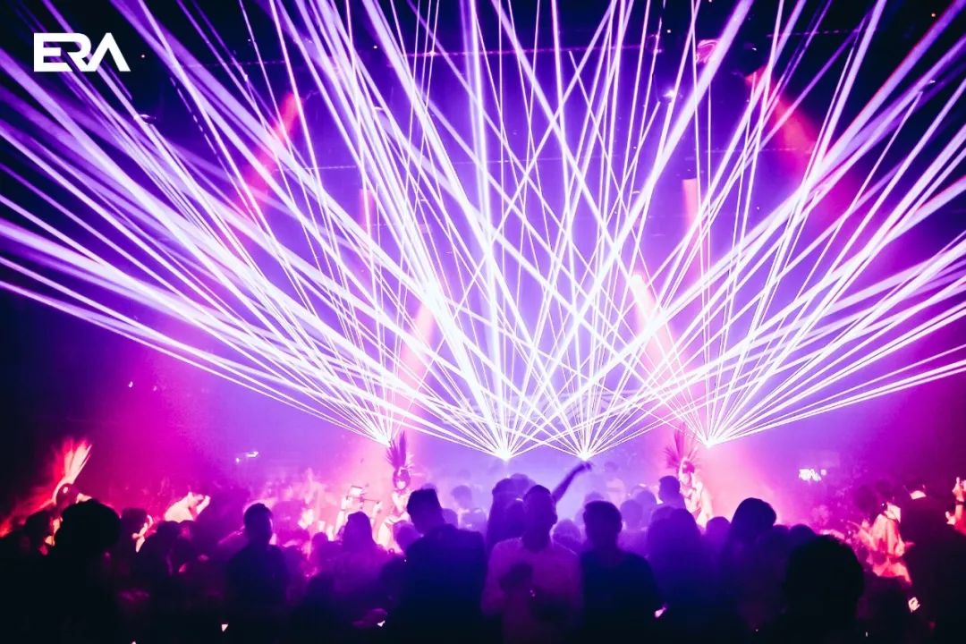 太空飞船手抄报_太空飞船图片_太空飞船