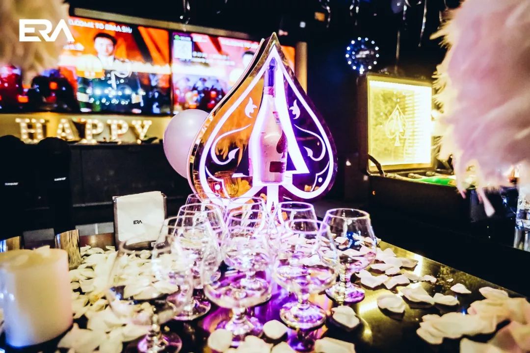 太空飞船图片_太空飞船手抄报_太空飞船