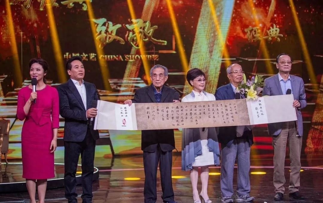 歌曲(夕阳红)_夕阳红的歌曲歌词_夕阳红歌词