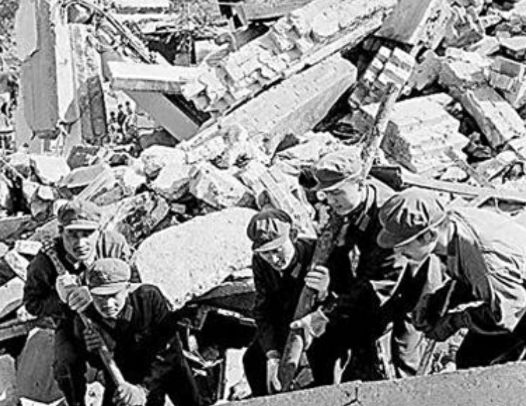 唐山地震时间死亡人数_唐山地震时间_1976唐山地震时间