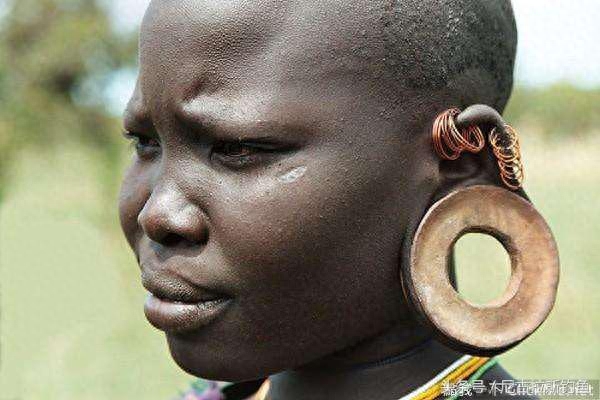 唇盘是怎么弄的_唇盘族女人为什么_唇盘