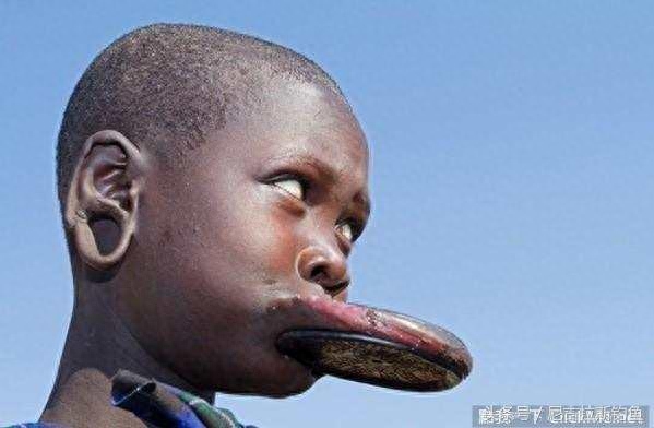 唇盘_唇盘族女人为什么_唇盘是怎么弄的