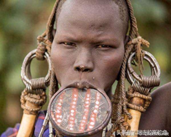 唇盘_唇盘是怎么弄的_唇盘族女人为什么