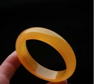 东陵石_东陵石白玉镯价格_东陵石怎么保养