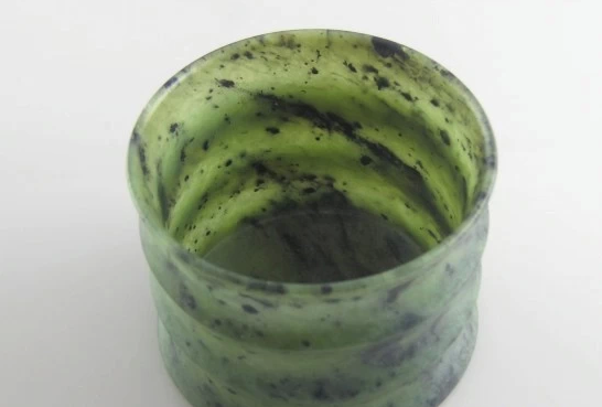 东陵石怎么保养_东陵石白玉镯价格_东陵石