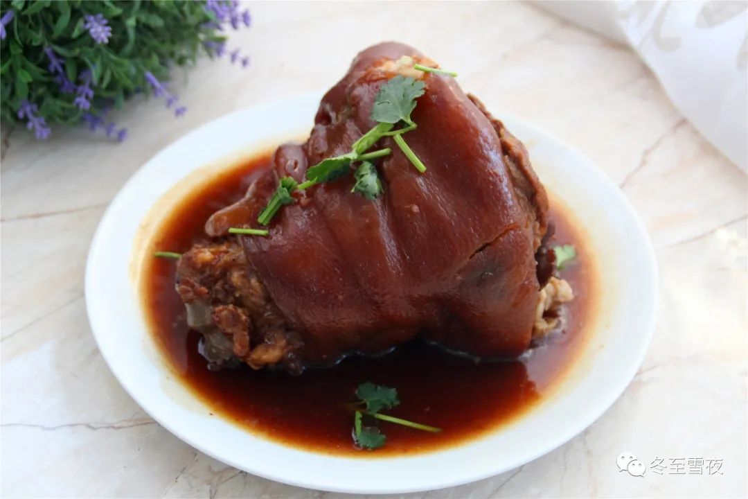 肘子是哪个部位_肘子是指_肘子指的哪个部位