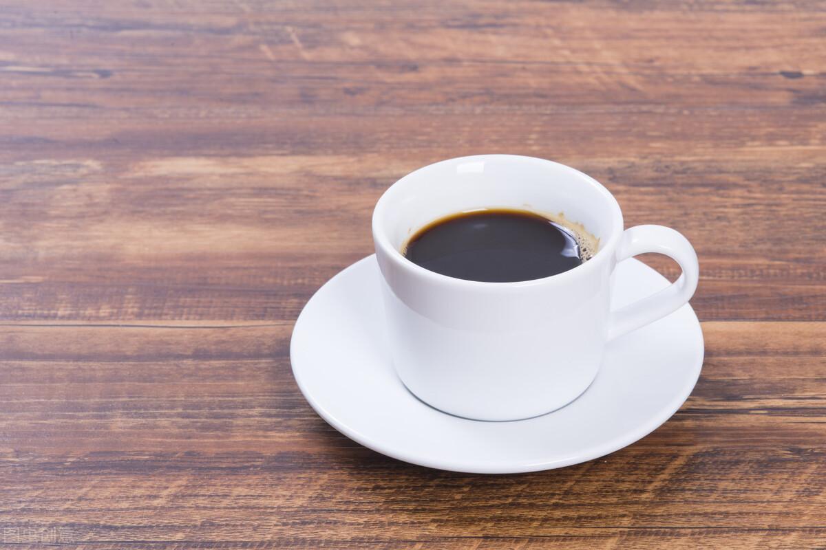 晚上喝咖啡的功效_咖啡好处喝坏处晚上能喝吗_晚上喝咖啡的好处和坏处