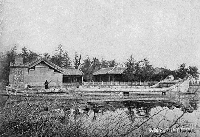 极罕见的历史影像，1860年刚刚被英法联军焚毁过的皇家园林颐和园