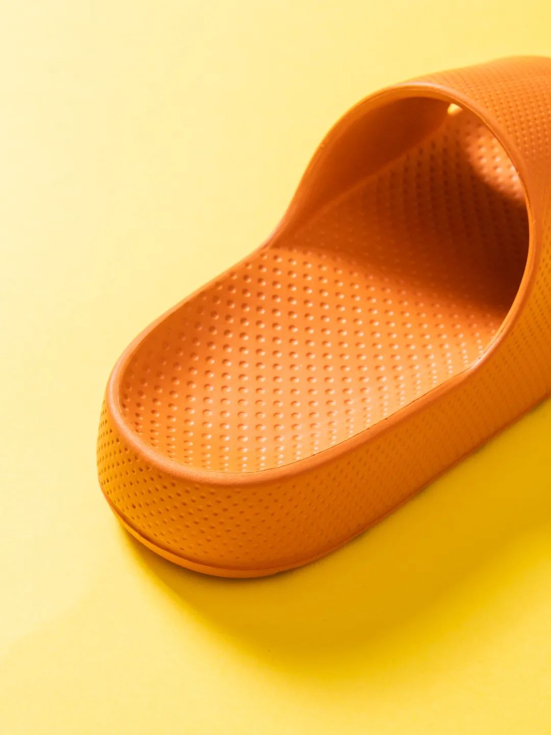 什么材质的拖鞋不发臭_拖鞋材质发臭是什么原因造成的_拖鞋材质发臭怎么处理