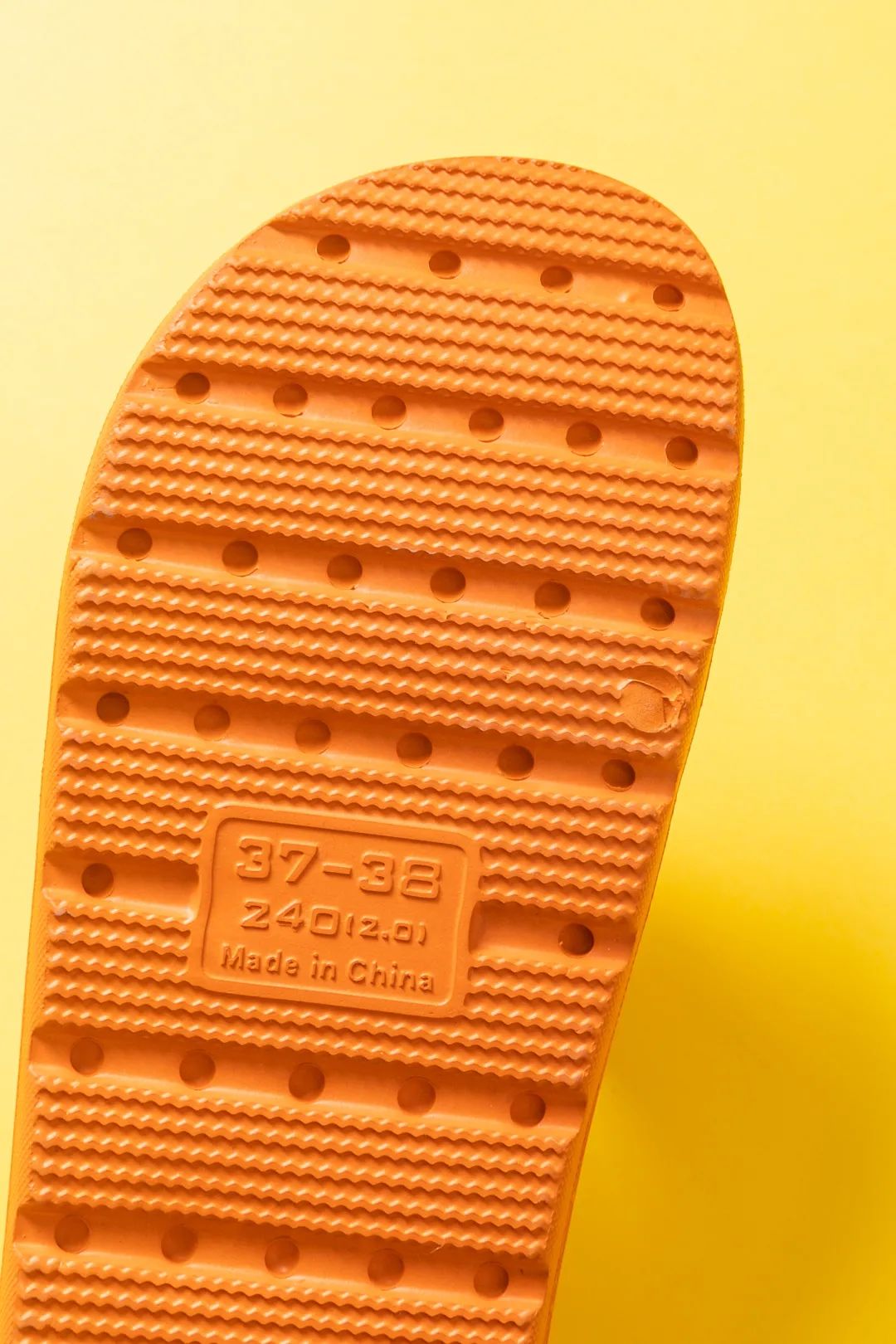 什么材质的拖鞋不发臭_拖鞋材质发臭怎么处理_拖鞋材质发臭是什么原因造成的