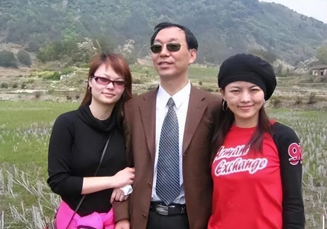 李湘离了婚是真的_李湘和老公离婚了吗_李湘为什么离婚