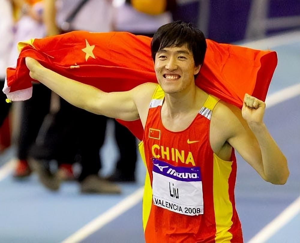 刘翔简介-40岁刘翔身价10亿，退役7年“吃喝玩乐”，二婚六年不生娃