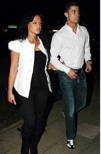 c罗为什么不结婚?_c罗结婚了吗2022_c罗结婚了吗