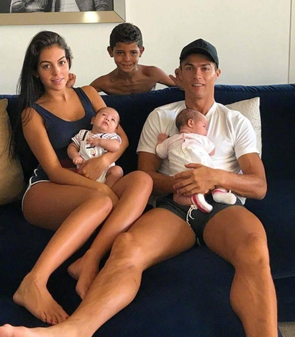 c罗结婚了吗2022_c罗为什么不结婚?_c罗结婚了吗