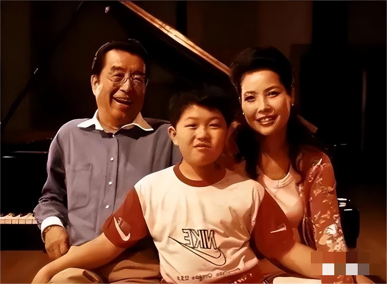 李双江的军衔是正军级吗_李双江军衔_李双江是军人什么级别