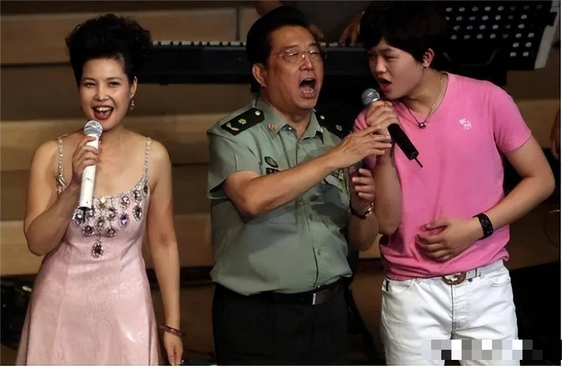 李双江是军人什么级别_李双江的军衔是正军级吗_李双江军衔