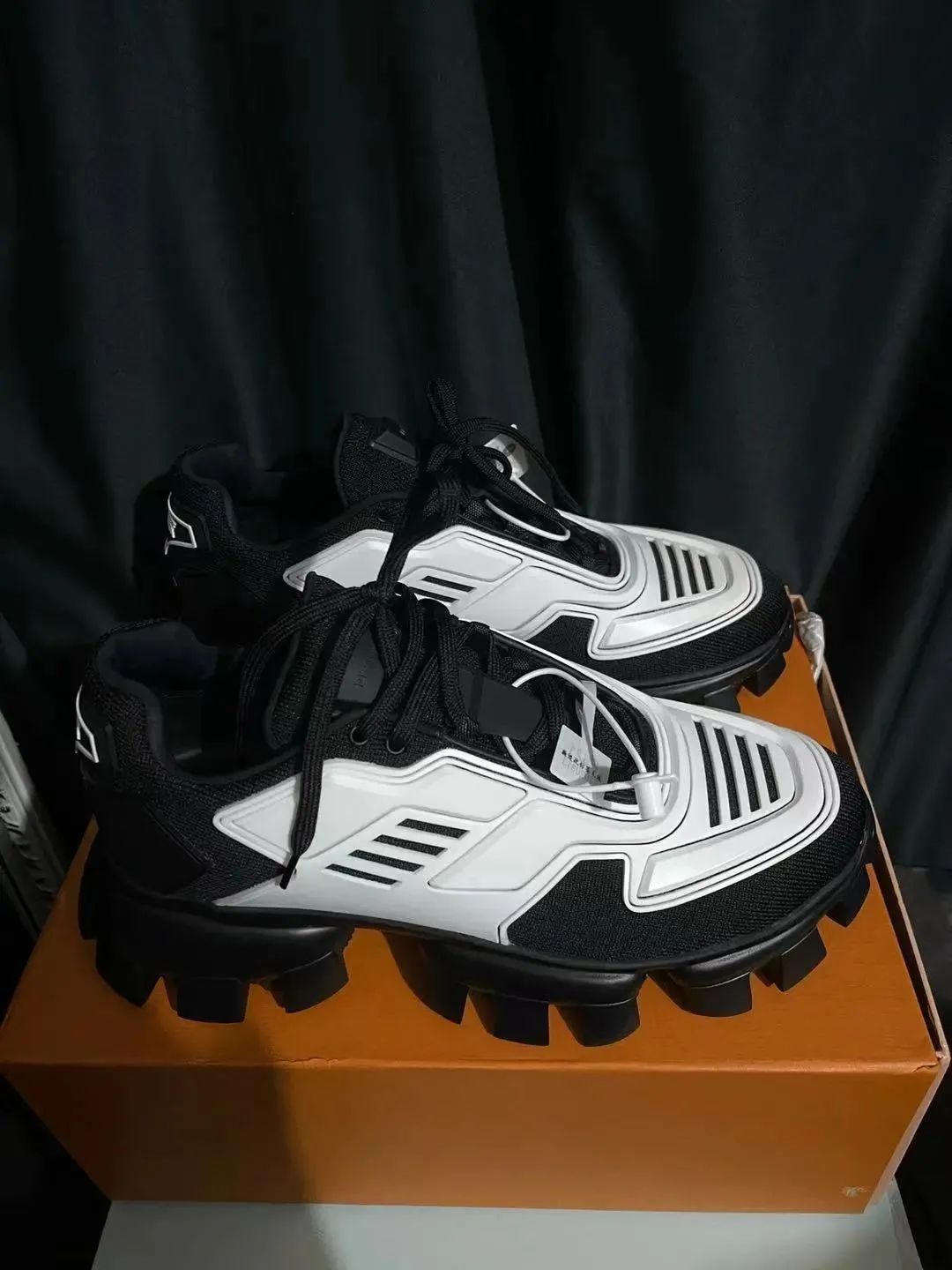 鞋运动品牌折扣店_运动鞋品牌lv_鞋运动品牌泰哥