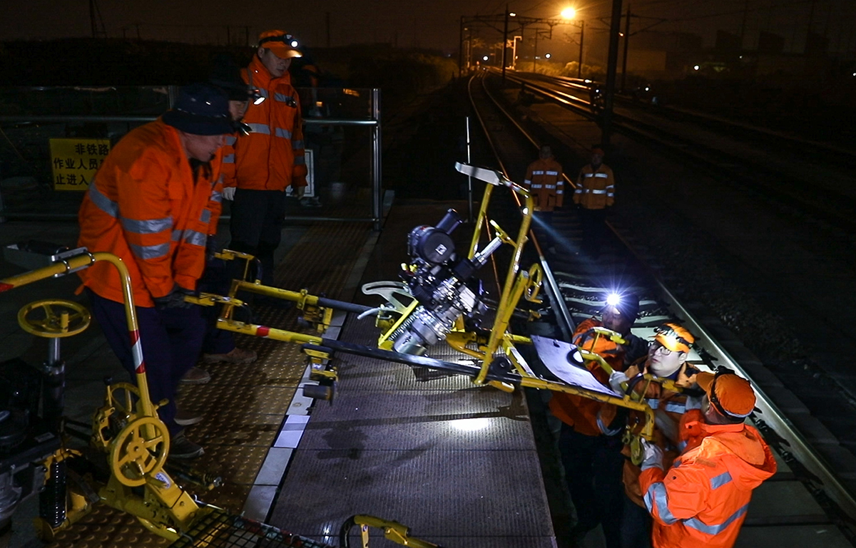 高铁安全吗_高铁安全系数高吗_高铁安全员和乘务员的区别