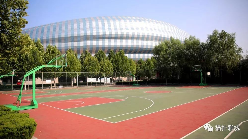 室外篮球推荐_室外篮球场_室外篮球场图片