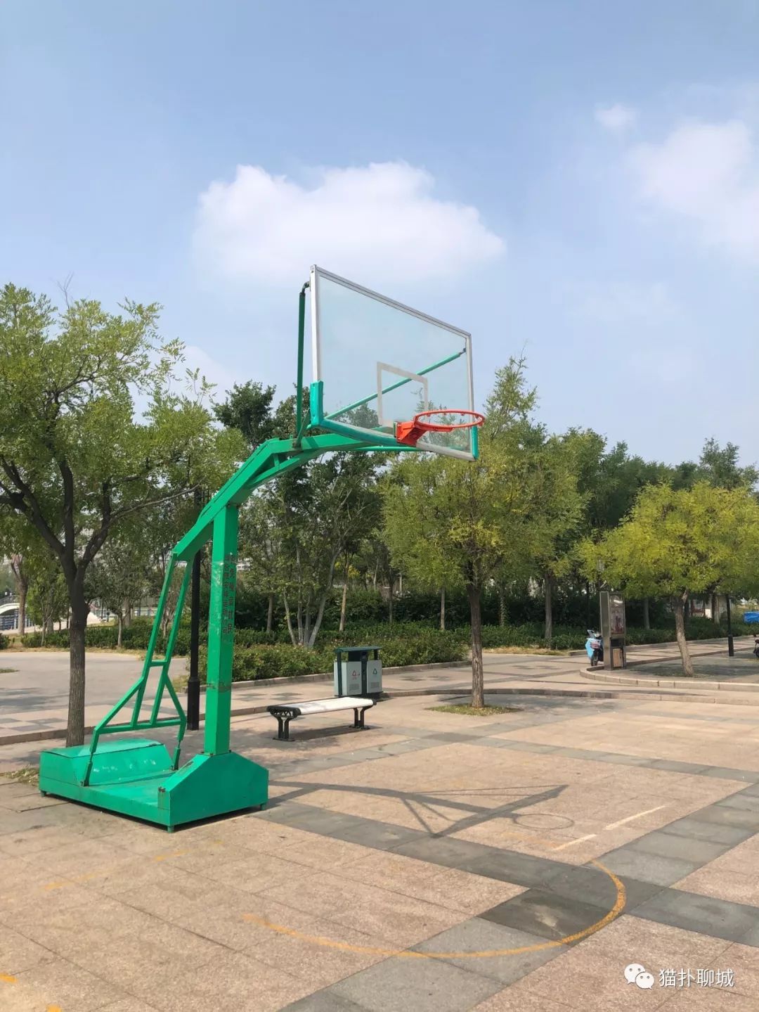 室外篮球场_室外篮球场图片_室外篮球推荐