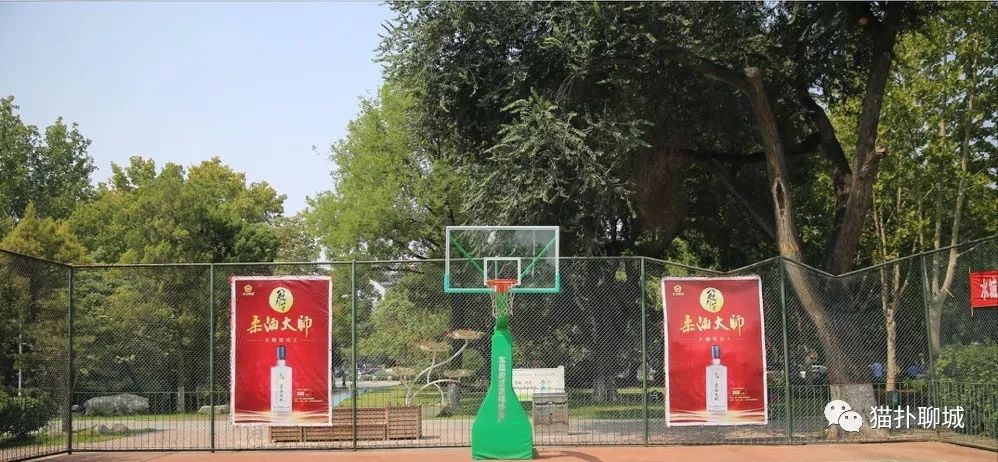 室外篮球推荐_室外篮球场_室外篮球场图片