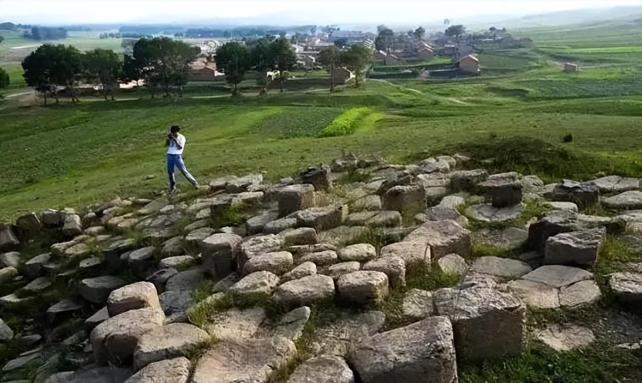 火山岩_火山岩有什么作用和用途_火山岩厂家火山岩生产厂家