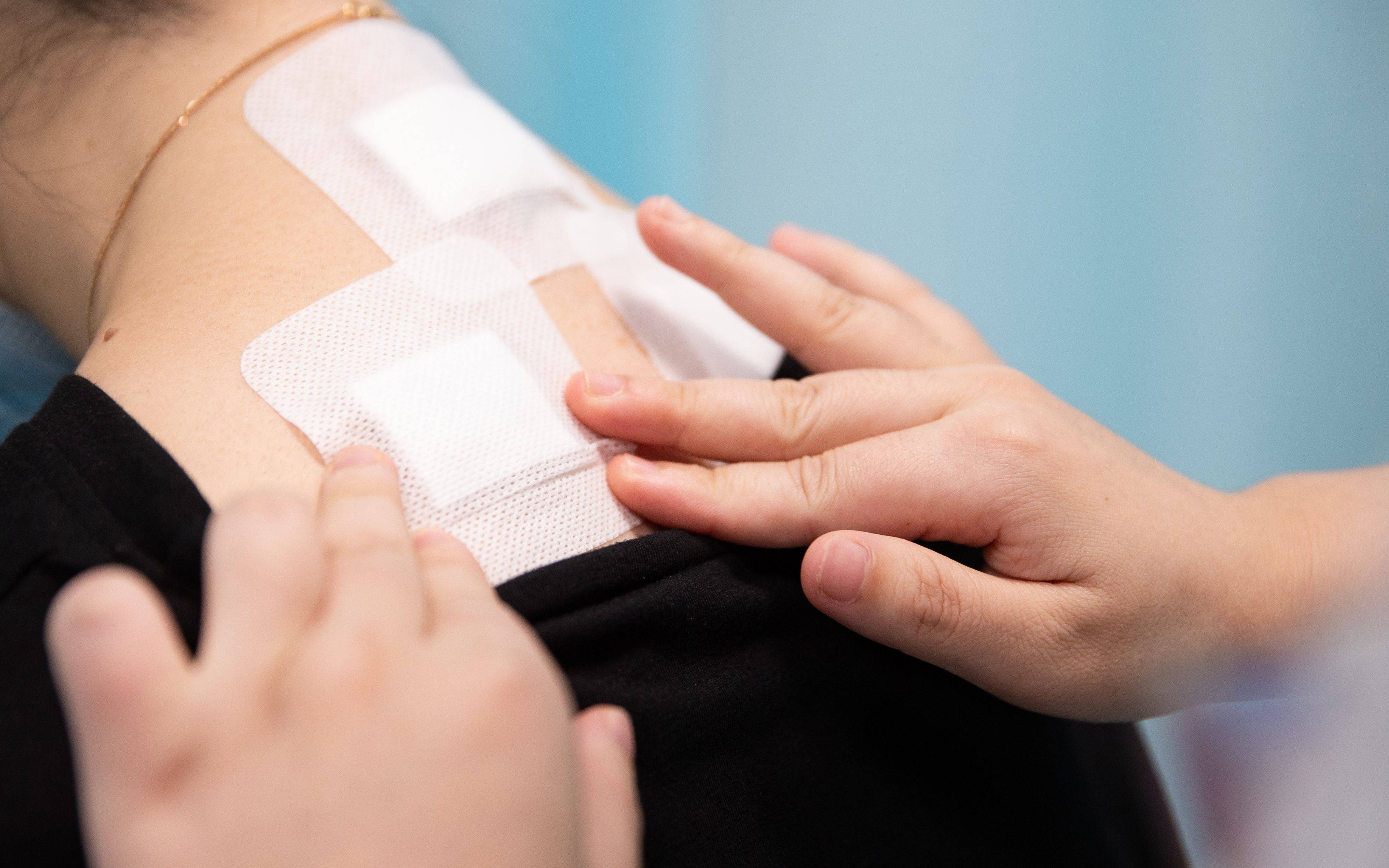 适用贴人群功效三伏作用的药_贴三伏贴的功效与作用_三伏贴的作用功效及适用人群