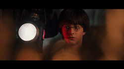 哈利波特上映时间-别人家的学校霍格沃茨，哈利波特第一部播出，已经16年过去啦