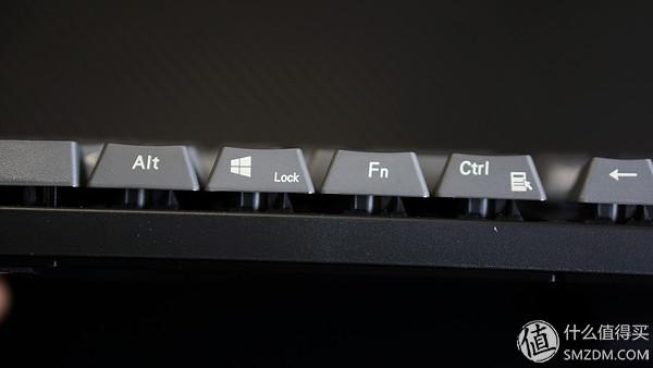 机械键盘键帽拆卸教程_机械键盘怎么拆键帽_拆键盘机械键帽怎么拆